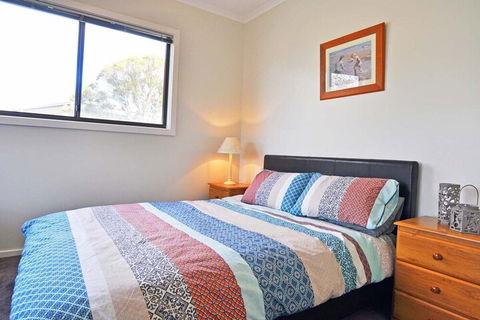 Aqua Escape On Anderson Free Wifi & Netflix PET Friendly - Sunshine Coast Guide 4