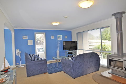 THE Esplanade 4 Free Wifi & Foxtel - Sunshine Coast Guide 2