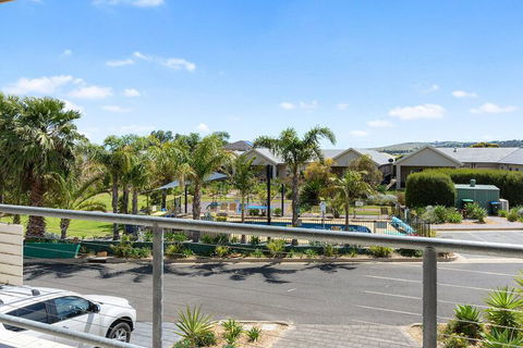 Wenneelys 26 / 45 St. Andrews Boulevard - Sunshine Coast Guide 4