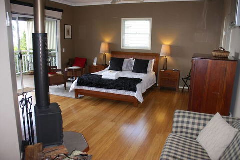 At Sunrise Cottages - Sunshine Coast Guide 6