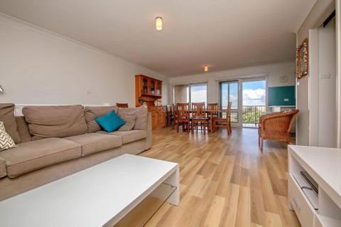 Ocean Avenue 55 - Sunshine Coast Guide 0