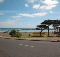 Portarlington Holiday Units  Pool - Sunshine Coast Guide