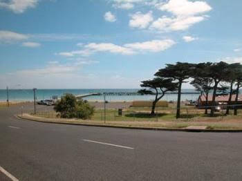 Portarlington Holiday Units & Pool - Sunshine Coast Guide 0
