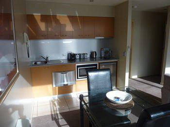Flinders Lane Holiday Apartments - Sunshine Coast Guide 0