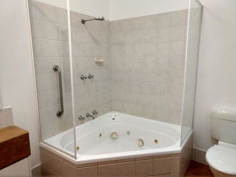 Private Apartments At The Sanctuary Resort - Sunshine Coast Guide 4