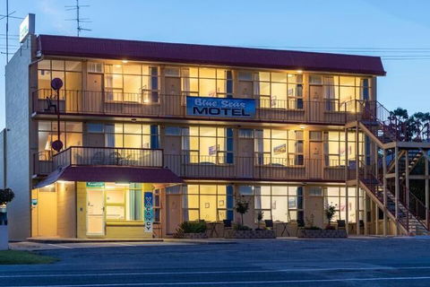 Blue Seas Motel - Sunshine Coast Guide 2
