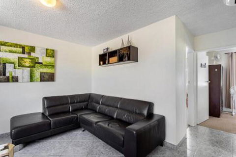 Sunset Court Unit 1 / 3 Resthaven Avenue - Sunshine Coast Guide 5