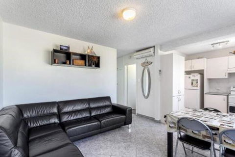 Sunset Court Unit 1 / 3 Resthaven Avenue - Sunshine Coast Guide 4