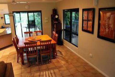 Shortstays Bush Escapes - Sunshine Coast Guide 3