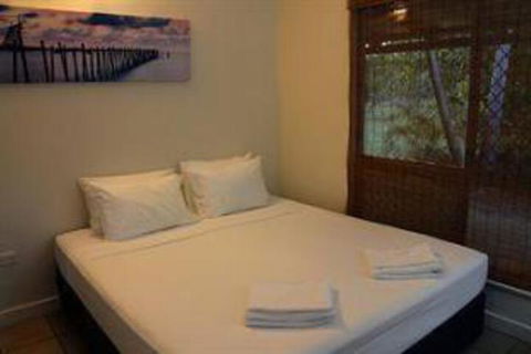 Shortstays Bush Escapes - Sunshine Coast Guide 0