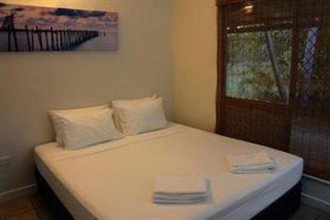 Shortstays Bush Escapes - Sunshine Coast Guide 2
