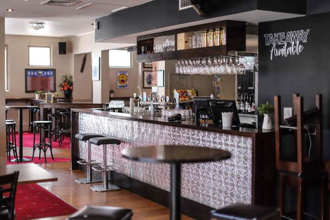 Royal Derby Hotel - Sunshine Coast Guide 1