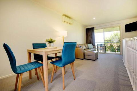 Aqualuna Beach Resort Unit 25 - Sunshine Coast Guide 5