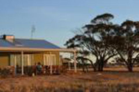 Marys Farm Cottages - Sunshine Coast Guide 0