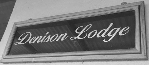 Denison Lodge - Sunshine Coast Guide 3