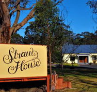 Straw House Farm B  B - Sunshine Coast Guide