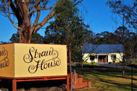 Straw House Farm B & B - Sunshine Coast Guide 0