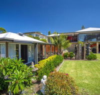 Studio Cabana on Golf in Mollymook - Sunshine Coast Guide