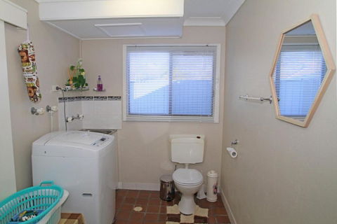 Blissful Paradise At Sussex Inlet - Sunshine Coast Guide 4
