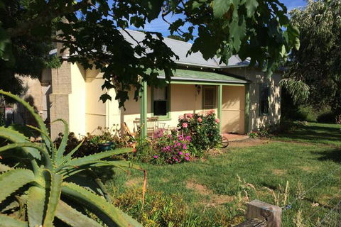 Tarndwarncoort Farmers Cottage - Sunshine Coast Guide 3