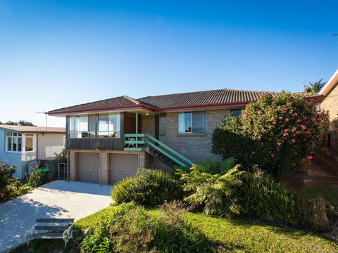 Inlet Views At The Loop - Sunshine Coast Guide 3