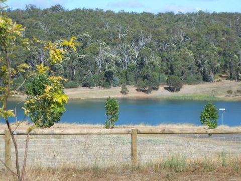 Lakeview - Sunshine Coast Guide 2