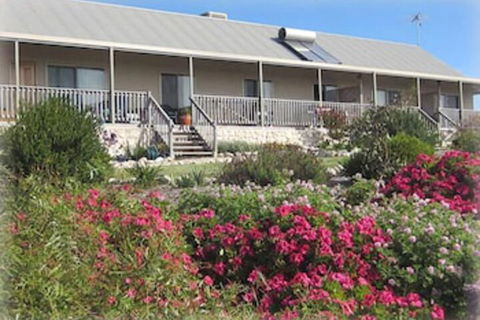 Flour Cask Bay Retreat - Sunshine Coast Guide 0