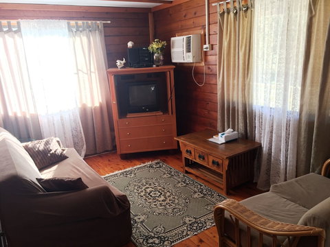 Bestbrook Mountain Resort - Sunshine Coast Guide 3