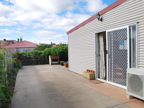 Oatlands Retreat - Sunshine Coast Guide 1