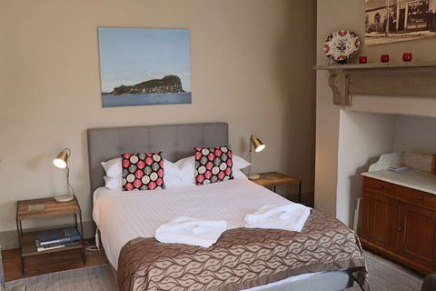 Robinson Cottage - Sunshine Coast Guide 6