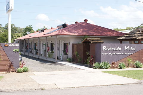 Riverside Motel - Sunshine Coast Guide 3