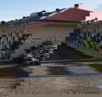 Riverside Motel - Sunshine Coast Guide