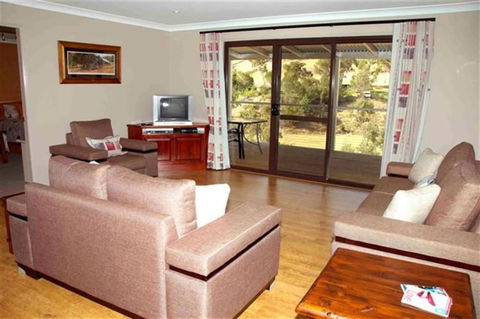 Elm Cottage - Sunshine Coast Guide 5