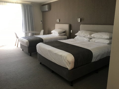 The Argosy - Sunshine Coast Guide 6