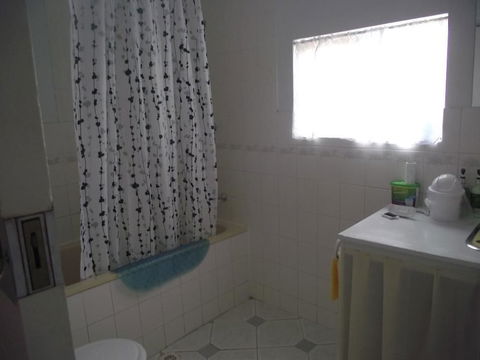 Aly's Cottage - Sunshine Coast Guide 4