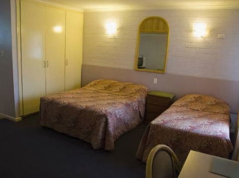 White Gum Motel - Sunshine Coast Guide 2