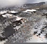 Astra Falls Creek - Sunshine Coast Guide