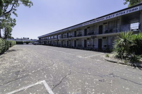 The Prince Mark Motor Inn - Sunshine Coast Guide 0