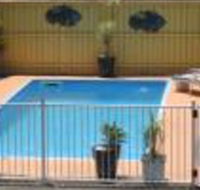 Twin Pines Motel - Sunshine Coast Guide