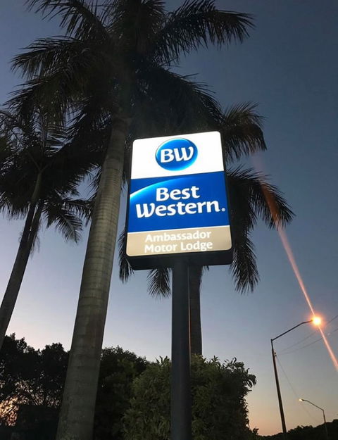 Best Western Ambassador Motor Lodge - Sunshine Coast Guide 0