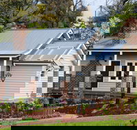 Marysville Garden Cottages - Sunshine Coast Guide