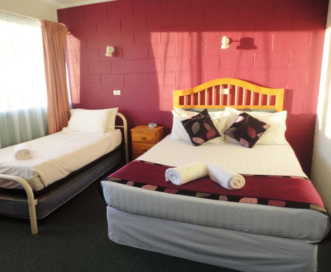 Murwillumbah Hotel & Apartments - Sunshine Coast Guide 2