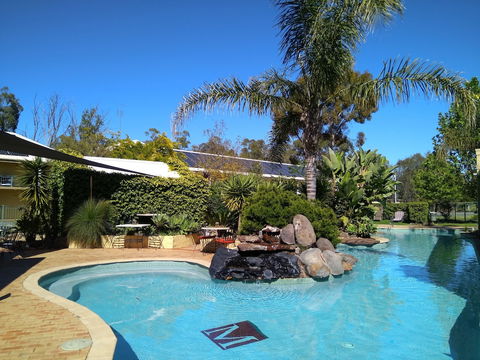 Madison Spa Motel - Adults Only - Sunshine Coast Guide 6