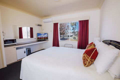 Boulevard Motel - Sunshine Coast Guide 4