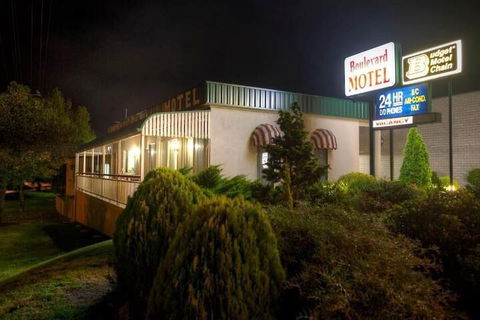 Boulevard Motel - Sunshine Coast Guide 1