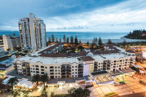 Oaks Gold Coast Calypso Plaza Suites - Sunshine Coast Guide 0