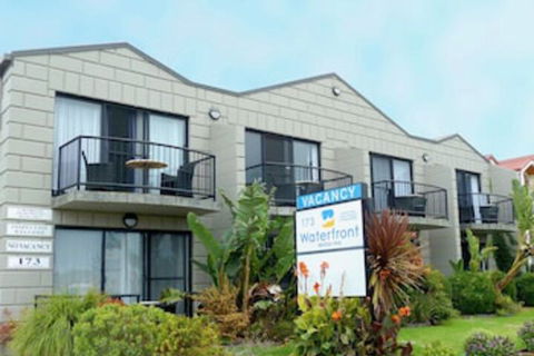 Apollo Bay Waterfront Motor Inn - Sunshine Coast Guide 0