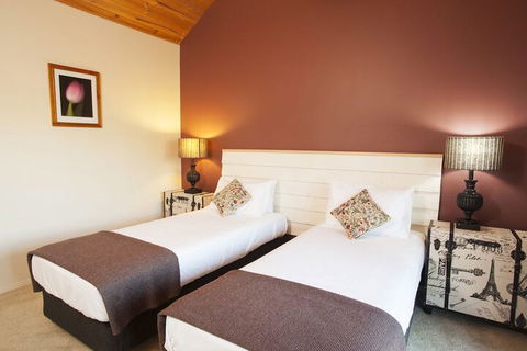 Beechworth Cedar Cottages - Sunshine Coast Guide 3