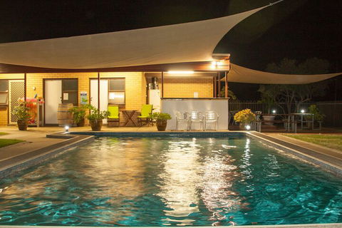 Angaston Vineyards Motel - Sunshine Coast Guide 6