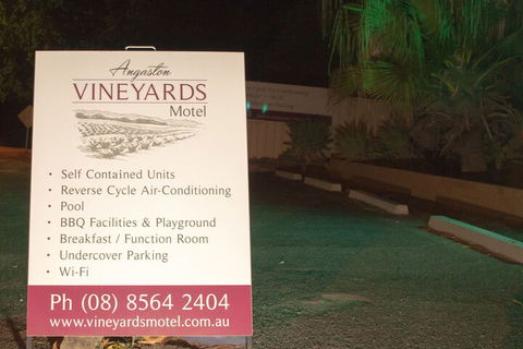 Angaston Vineyards Motel - Sunshine Coast Guide 2